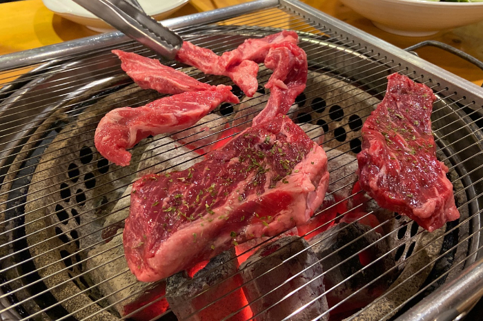 Ilistrasi memasak daging sapi