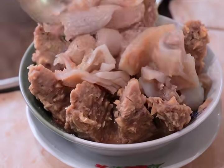 Bakso Sami Remen di Jalan Durian Raya, Kelurahan Bantar Kemang, Kecamatan Bogor Utara, Kota Bogor.