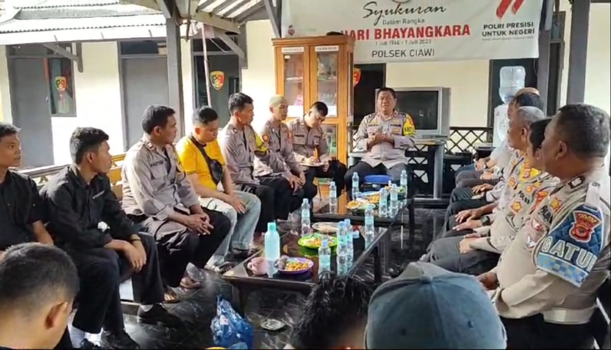 Polsek Ciawi menggelar rapat koordinasi membahas banyaknya laporan masyarakat  Bogor yang terjerat praktik judol hingga pinjol.