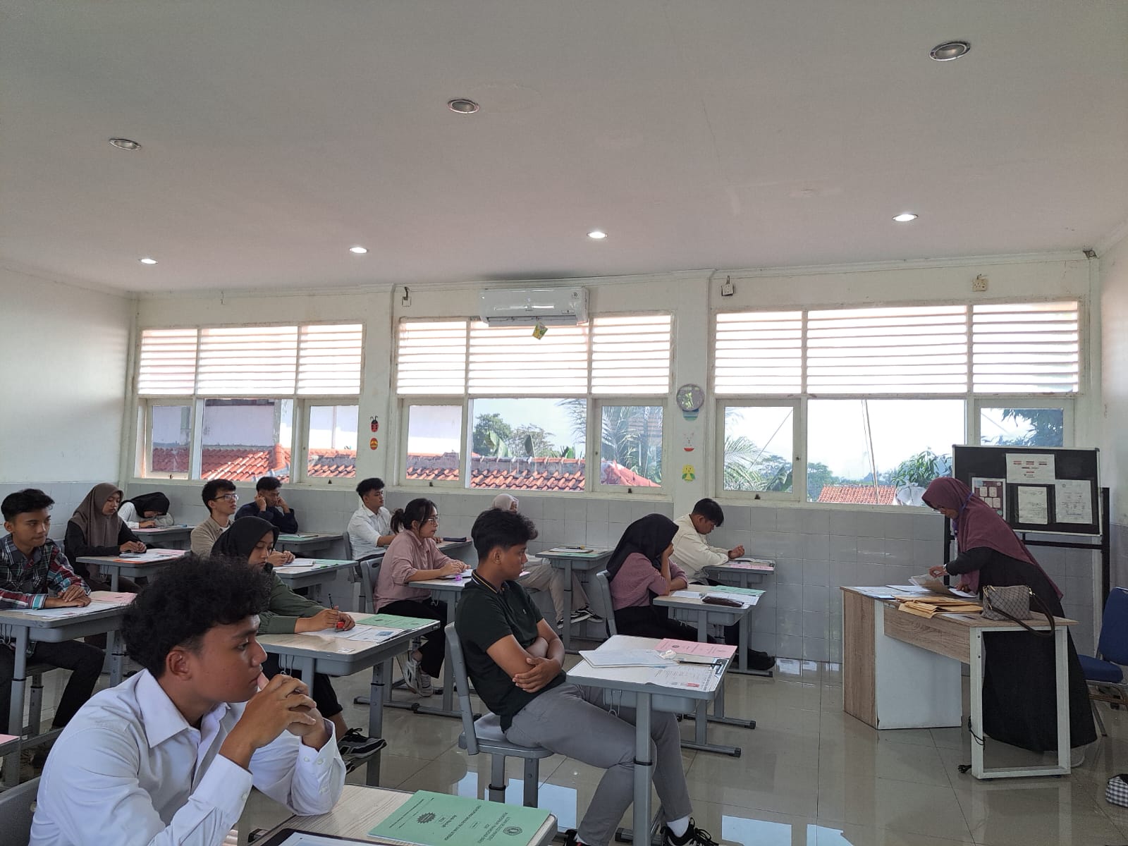Suasana penyelenggaraan SM PSL UPNV Yogyakarta di Sekolah Bosowa Bina Insani.
