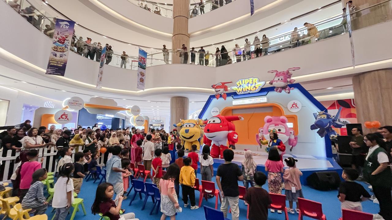 Cibinong City Mall (CCM) bekerjasama dengan Toys Kingdom menghadirkan tokoh kartun yang sedang tayang di RTV yaitu Super Wings.