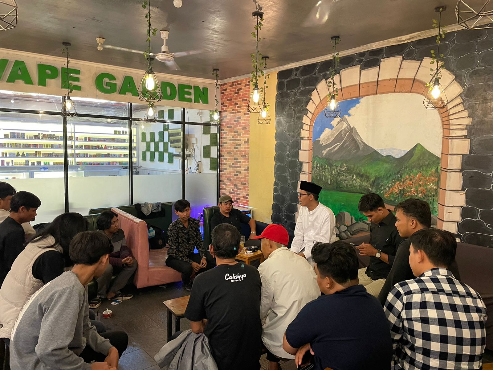 Bakal calon bupati Bogor, Ade Wardhana Adinata dalam diskusi