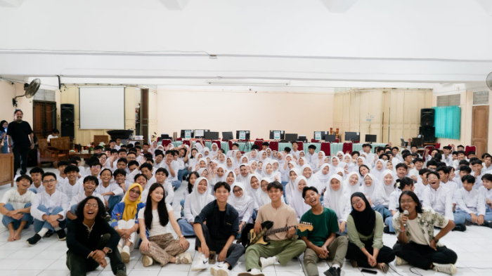 Disparbud Kota Bogor bareng komunitas saat road show pemutaran trailer film CCBMR.