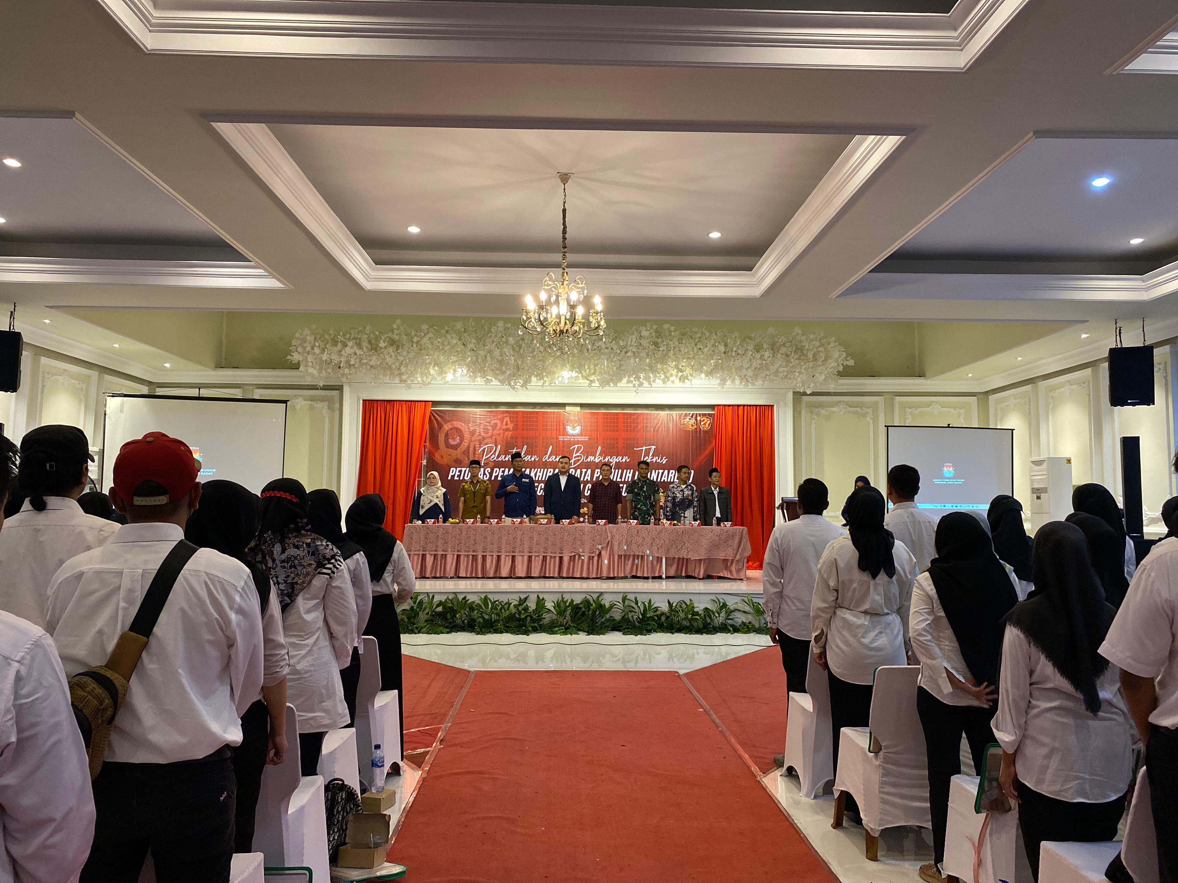 KPU Kabupaten Bogor ketika melakukan pelantikan pantarlih pada Senin (24/6/2024) malam.