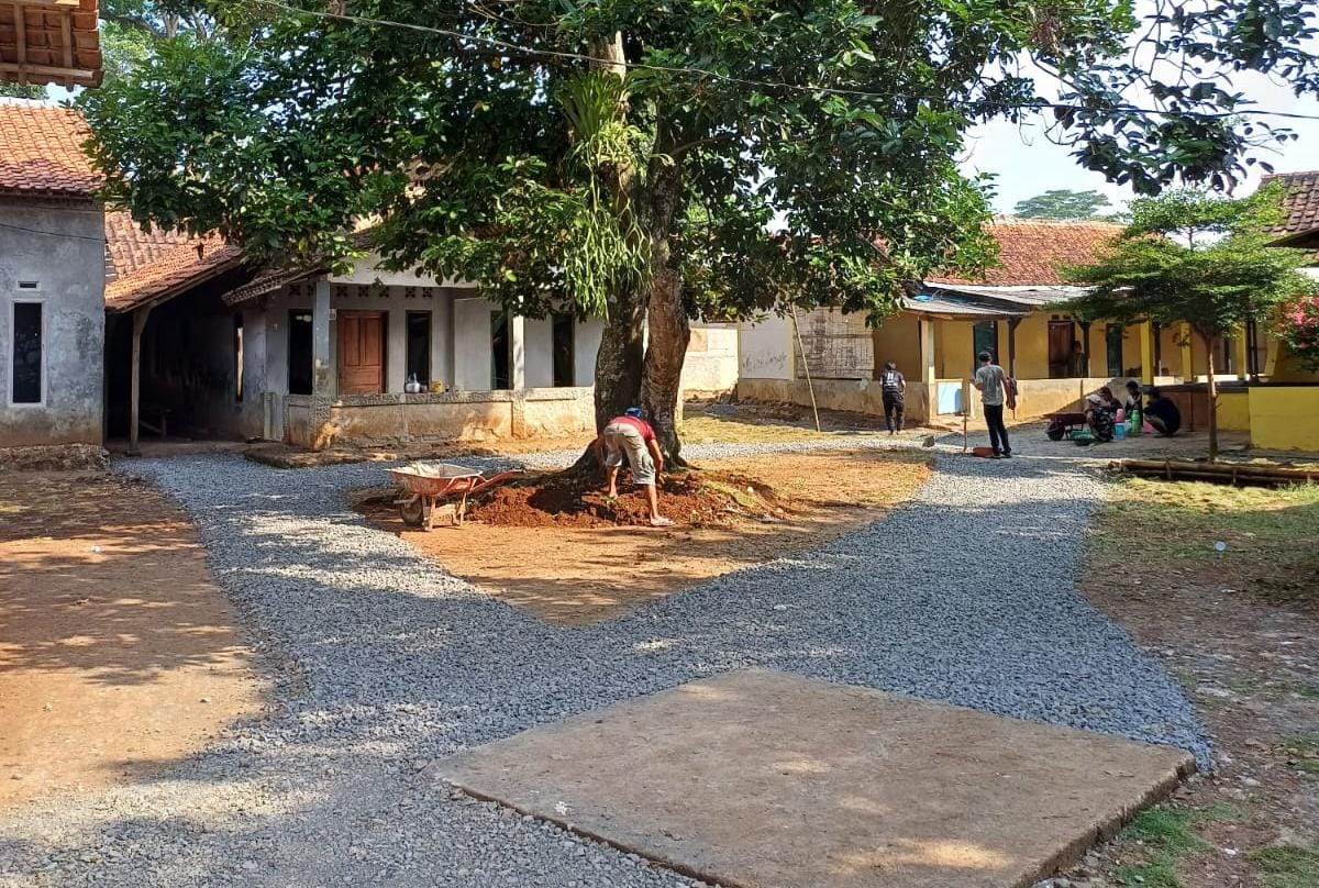 Proyek pembangunan jalan dari dana desa yang raib digondol maling di Rumpin.