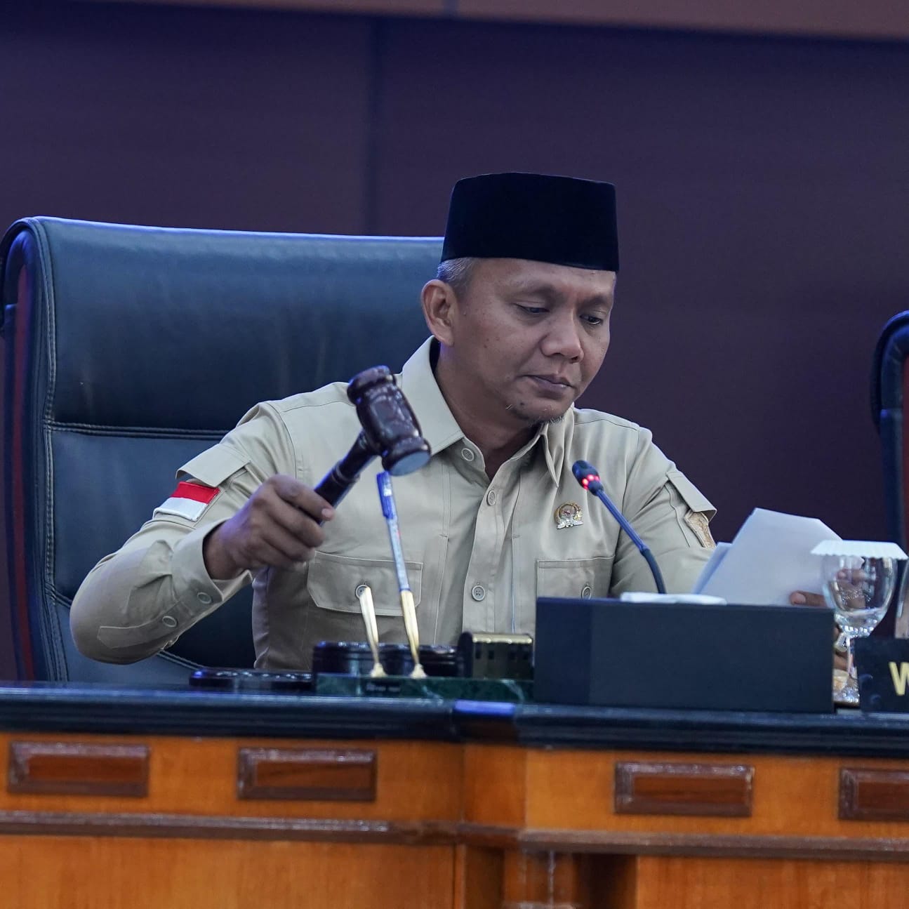 Wakil Ketua I DPRD Kota Bogor Jenal Mutaqin, mulai menyoroti fenomena game online terlarang, yang menyerbak pada warga Kota Bogor.