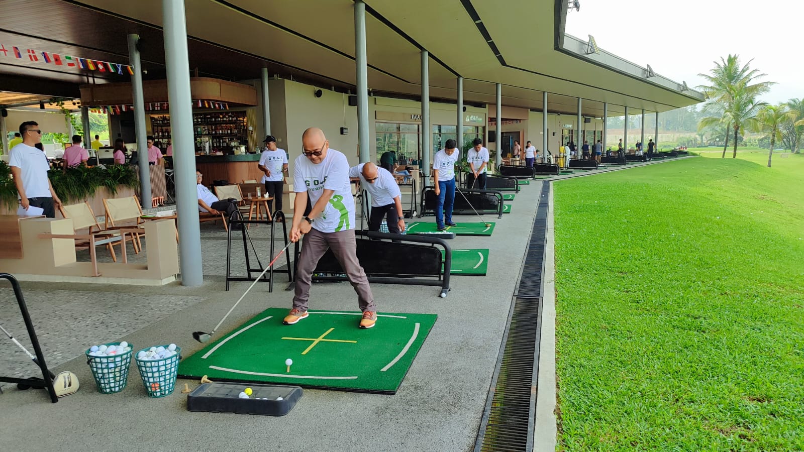 Para jurnalis Bogor dan Jakarta saat bermain golf dalam
