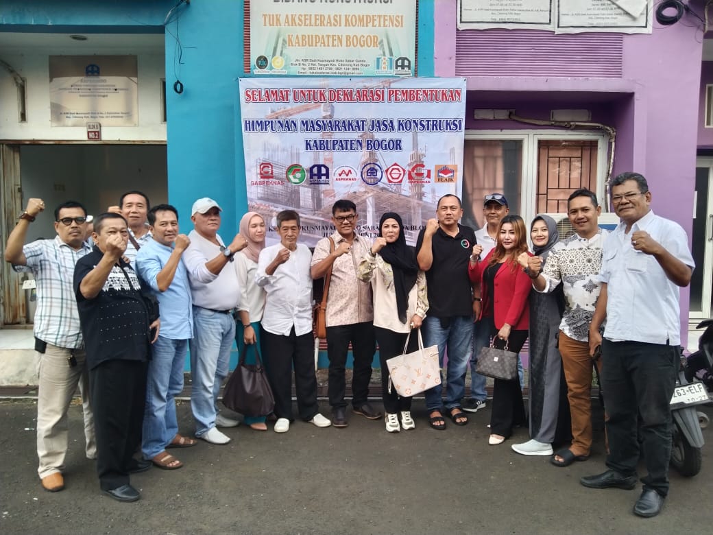 Delapan asosiasi konstruksi menggelar deklarasi bersinergi dan kerjasama membentuk satu himpunan yakni Himpunan Masyarakat Jasa Kontruksi di Cibinong, Jumat (28/6/2024).