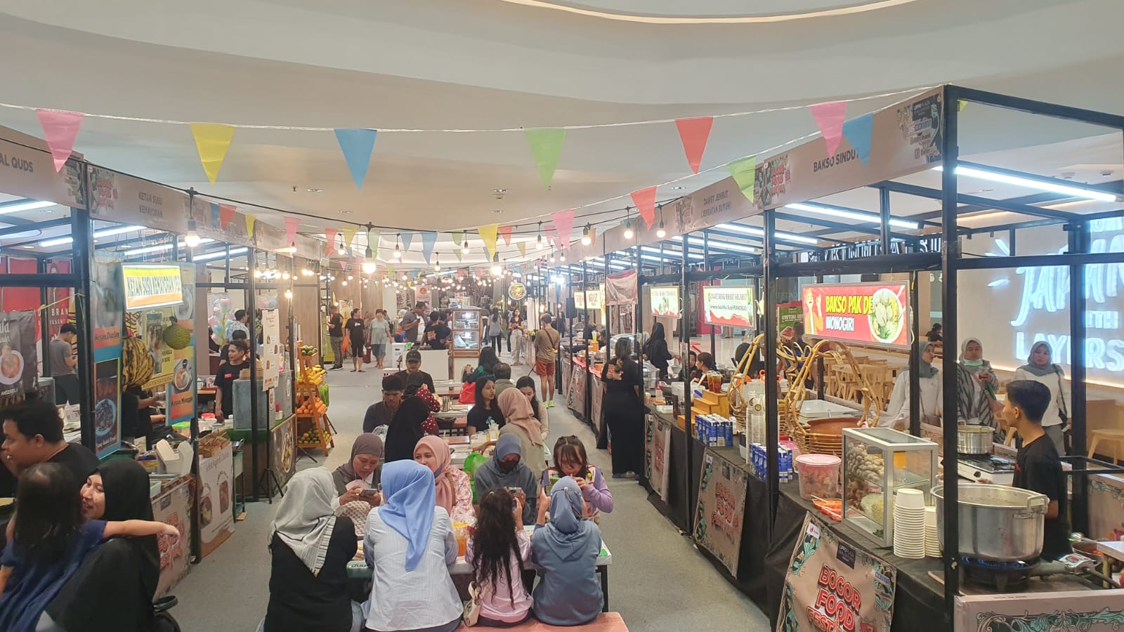 Suasana Bogor Food Festival Lippo Ekalokasari
