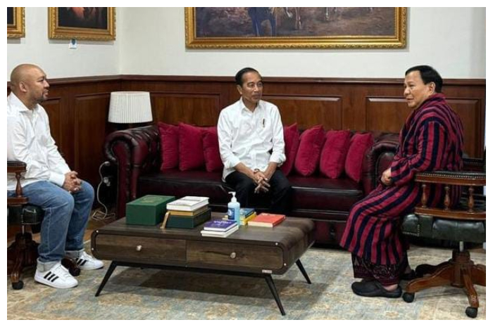 Prabowo Subianto, saat dijengung Presiden Joko Widodo, setelah usai menjalani operasi cedera kaki dan melewati masa pemulihan selama satu minggu.