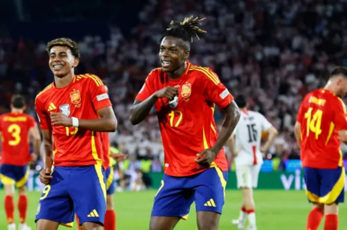 Selebrasi pemain Spanyol usai menjebol gawang Georgia.