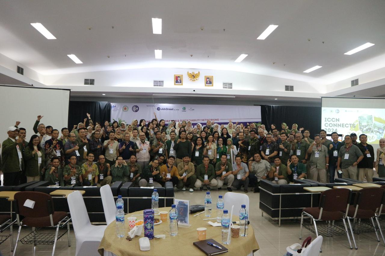 Foto bersama seluruh peserta dengan ICCN dan IBI Kesatuan Bogor setelah acara selesai.