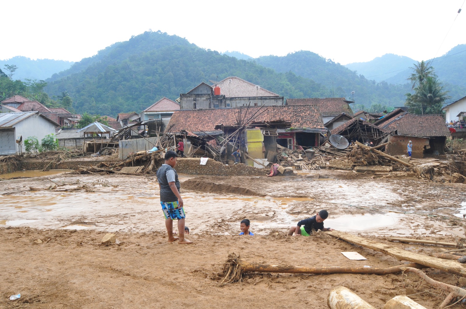 Pemukiman warga terdampak bencana banjir bandang, beberapa waktu lalu. Pemerintah Kabupaten Bogor mendata telah terjadi 756 bencana pada semester pertama tahun 2024 terhitung Januari hingga Juni.