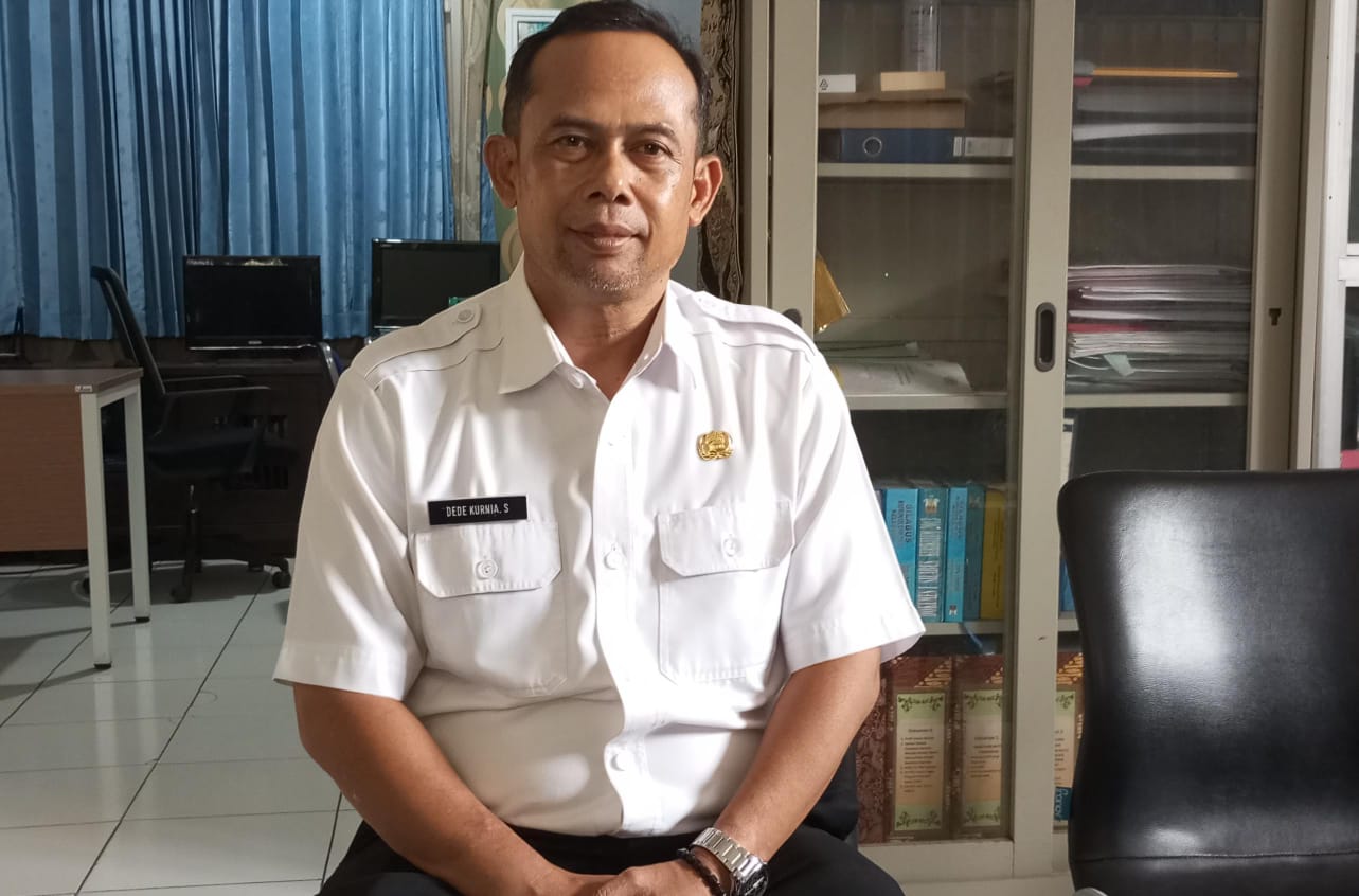 Kepala SMPN 1 Parung, Dede Kurnia Setia.
