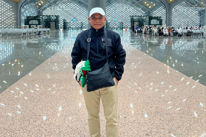 Hazairin Sitepu saat di tanah suci.