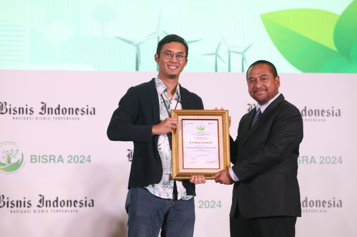 BRI menerima penghargaan Platinum dalam Bisnis Indonesia Corporate Social Responsibility Awards (BISRA) 2024 untuk program unggulannya, "Yok Kita GAS &ndash; Gerakan Anti Sampah"