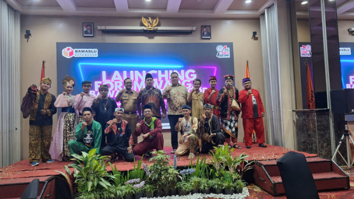 LIBATKAN WARGA : Bawaslu Kota Bogor melaunching Forum Warga di Hotel Mirah, Kecamatan Bogor Tengah pada Senin, (8/7/2024).  dede/radarbogor