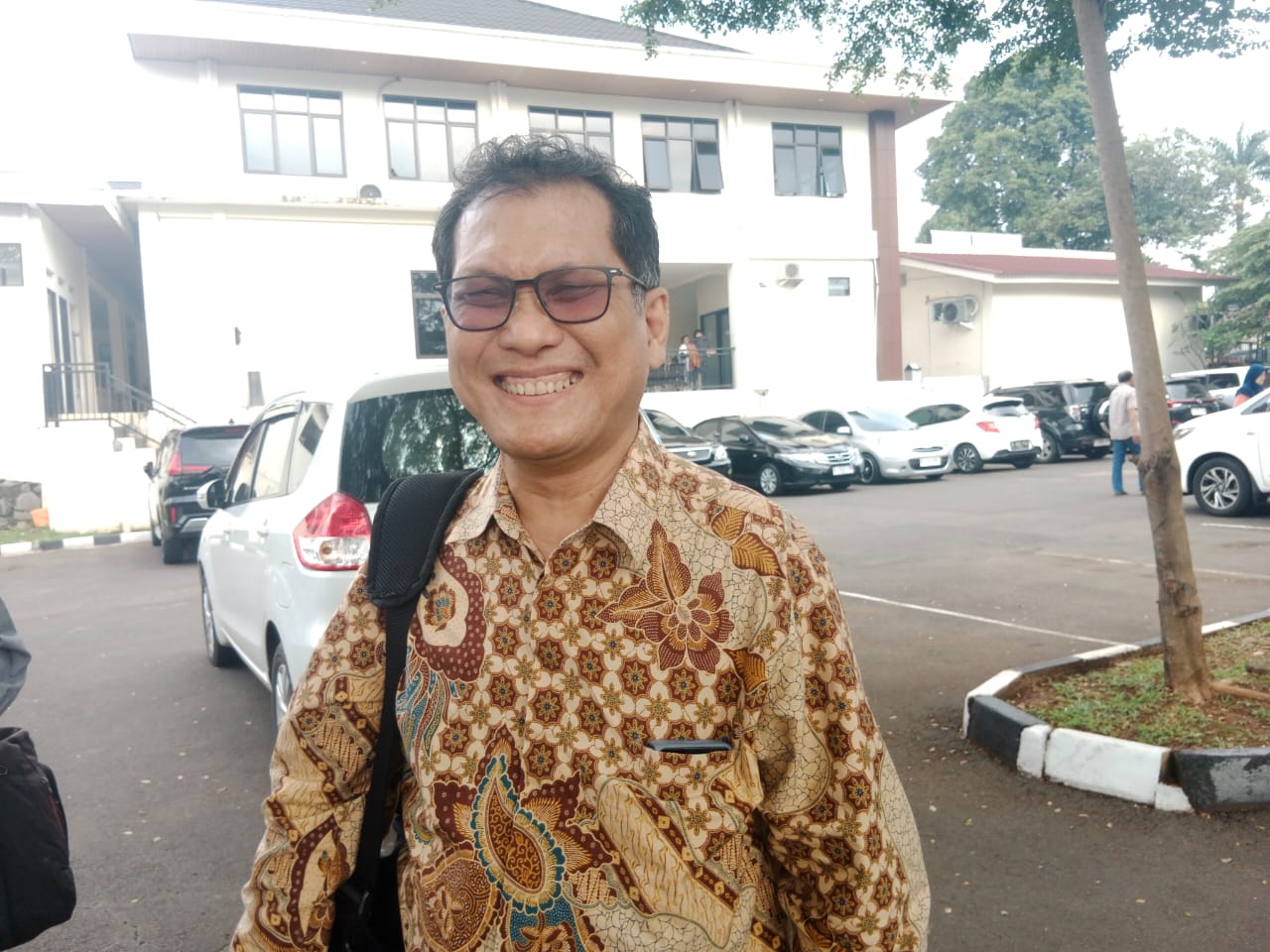 Prof. DR. Mampang Panggabean SH, MH, guru besar dari Fakultas Hukum Universitas Kristen Indonesia adalah salah satu ahli yang dihadirkan oleh penasehat hukum terdakwa.