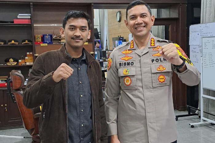 Ketua OKK KNPI Kota Bogor, Herdiansyah Iskandar foto Bersama Kapolresta Bogor Kota, Kombes Pol Bismo Teguh Prakoso.
