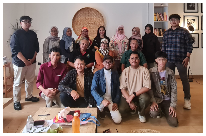 Foto Panitia Pemilihan Ketua Alumni SMKN 1 Bogor, saat rapat di salah satu cafe di kawasan Cilendek, Kota Bogor, beberapa saat lalu.