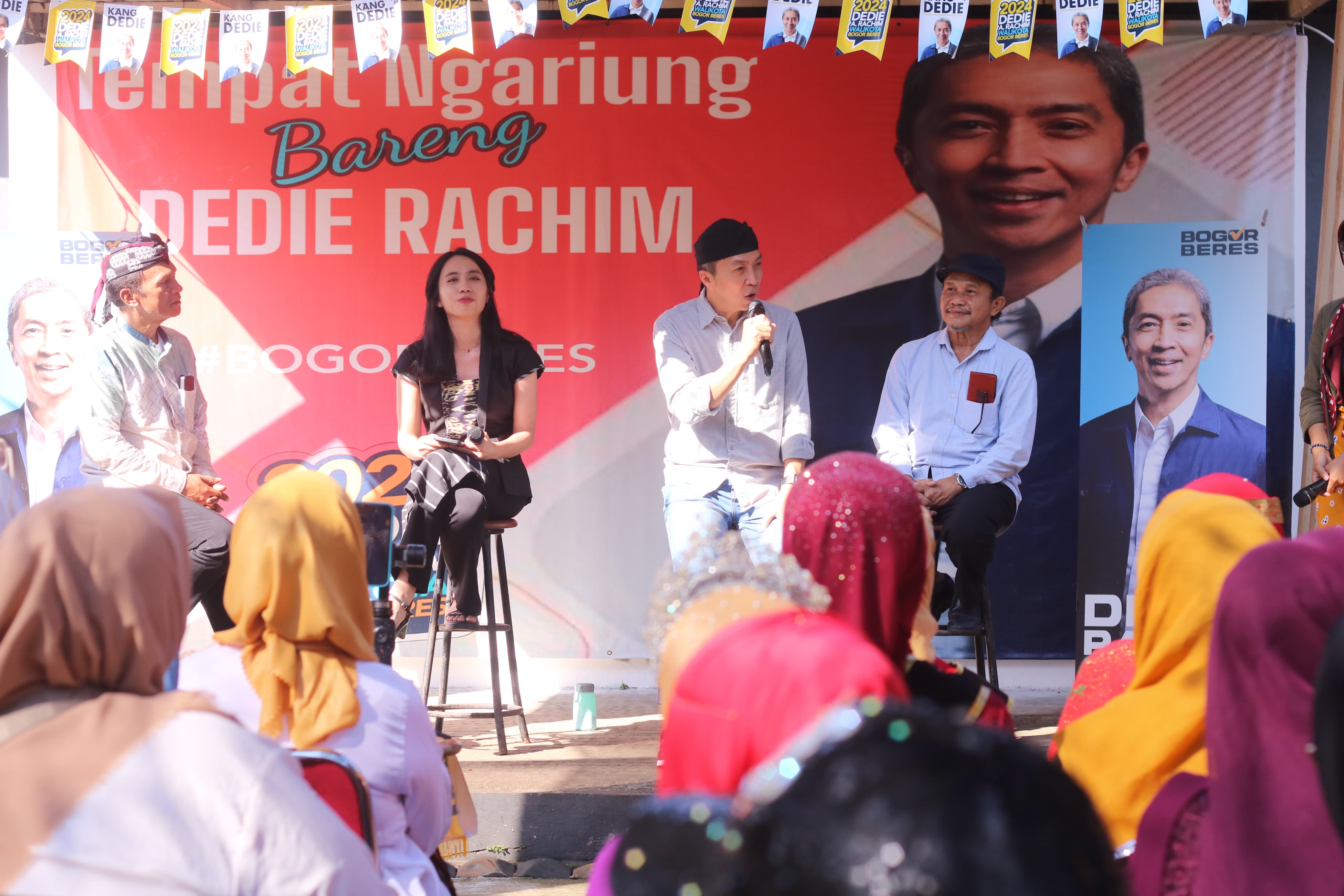 Kegiatan Ngobrol Pagi alias Ngopi bareng Dedie A Rachim di Posko Bogor Beres, Jalan Ciremai Ujung, Kecamatan Bogor Tengah, Kota Bogor pada Kamis, (11/7/2024).
