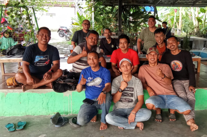 Panitia berfoto bersama usai rapat persiapan reuni alumni SMA PGRI 4 Bogor.