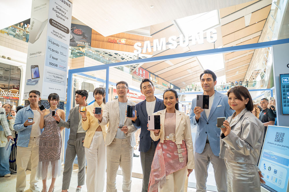 Galaxy Experience Space di Mall Kota Kasablanka ramai dikunjungi pengunjung.