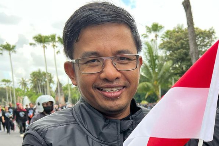Komisioner KPU RI, Idham Holik