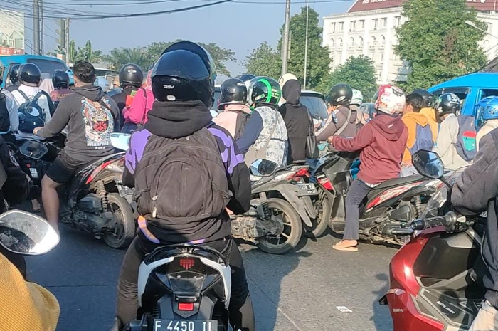 Kondisi lalu lintas di Simpang Semplak Kota Bogor Rabu (17/7/2024) pagi.