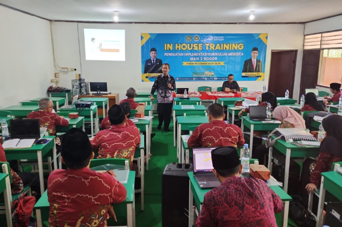 MAN 2 Bogor selenggarakan&nbsp;In House Training.