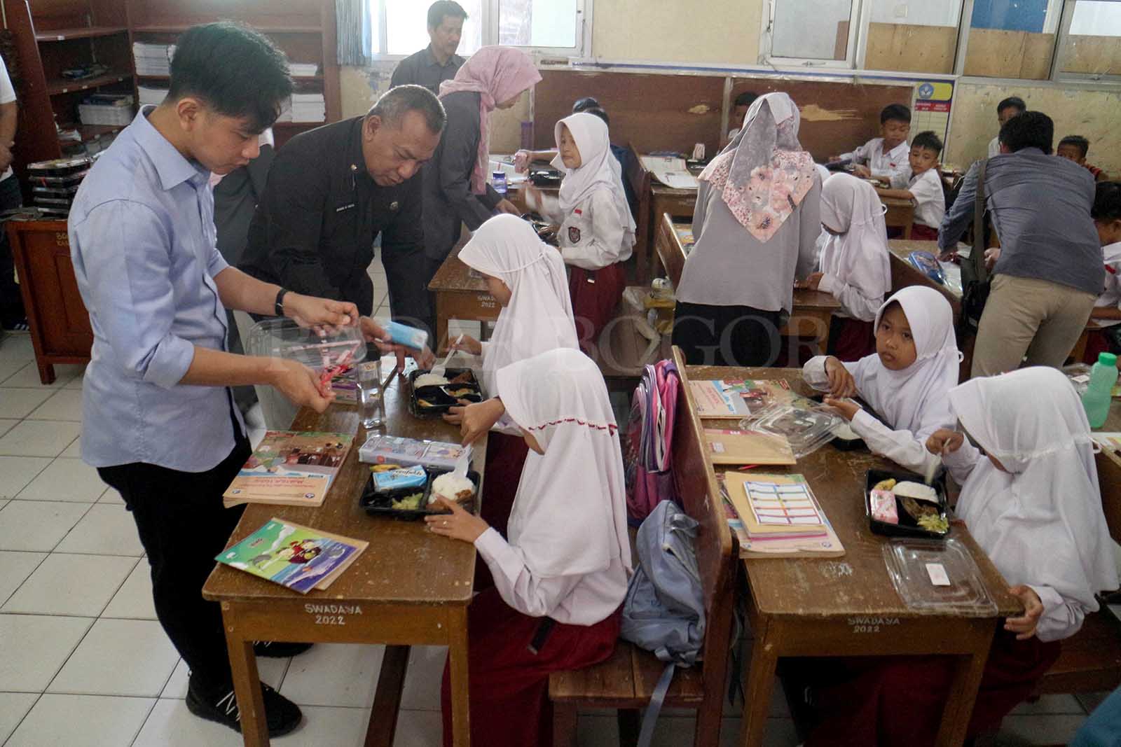 Wapres Terpilih Gibran Rakabuming Raka sosialisasi program makan gratis di Bogor. Foto :