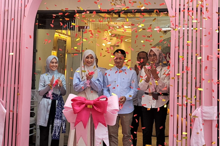 Grand opening Airin Skin Clinic di Jalan Raya Pajajaran, Kota Bogor, Rabu (24/7/2024).