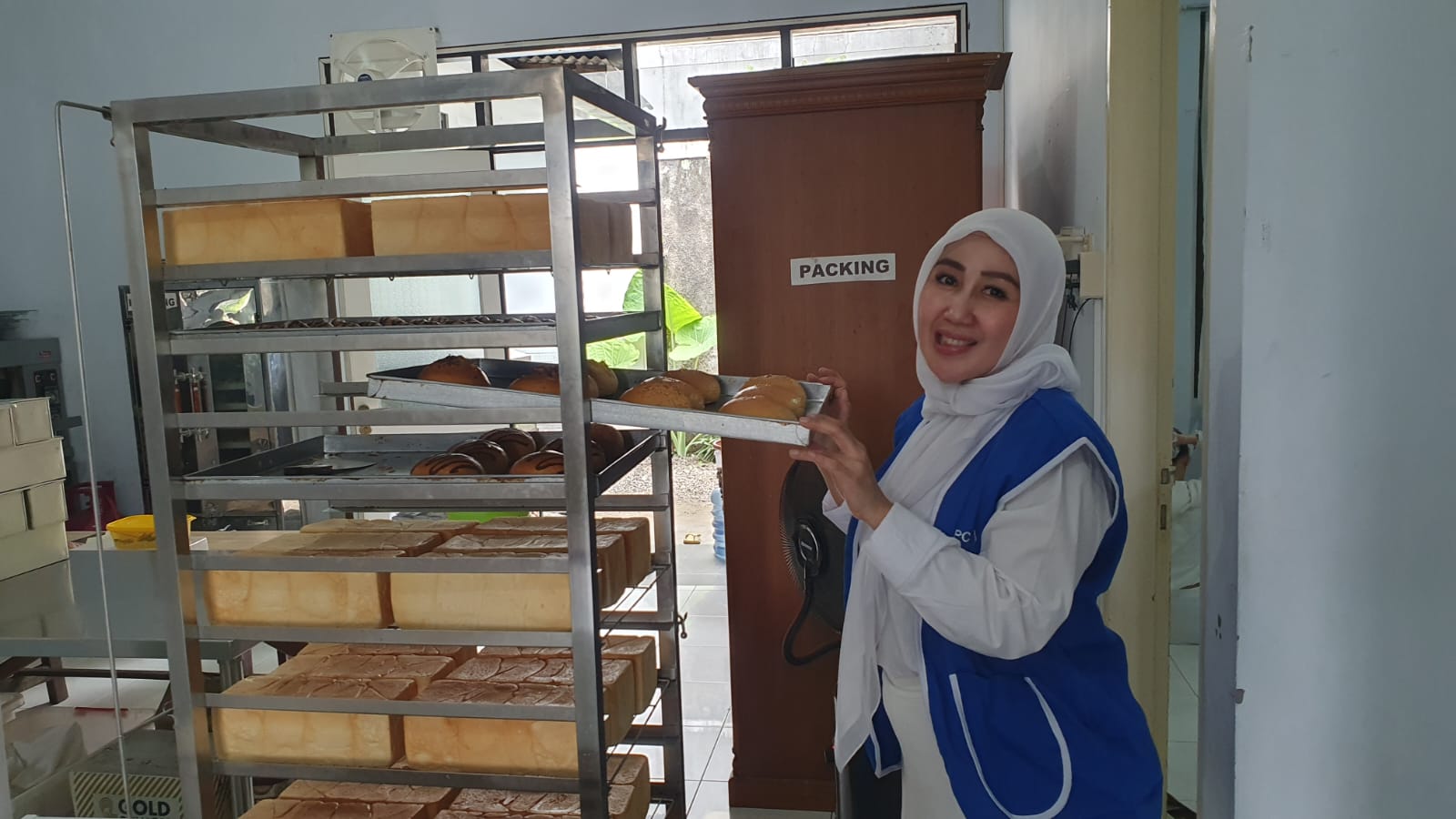 Produsen Roti Mey Bakery yang berlokasi di Taman Yasmin Sektor 7 Cluster Bambu Apus Raya, Kota Bogor.