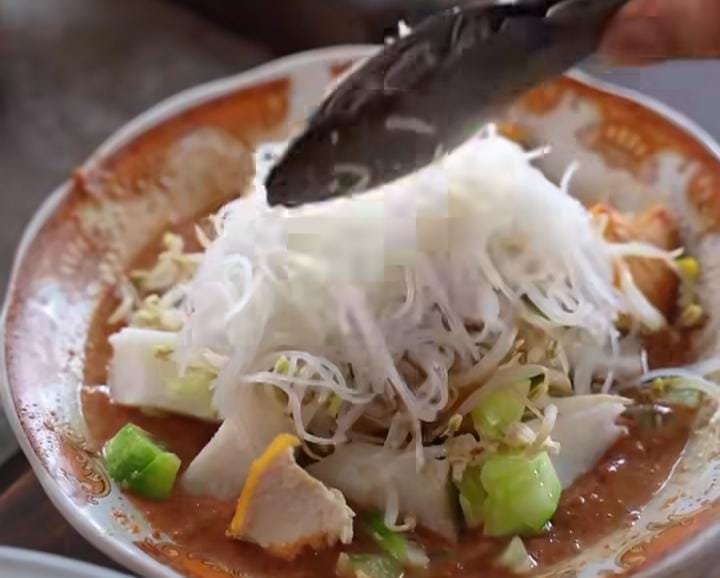 Ketoprak Khas Cirebon enak di Kota Bogor.