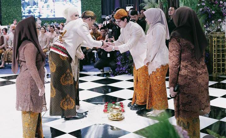 Atta Halilintar saat mengikuti rangkaian acara pernikahan Thariq Halilintar dengan perempuan pilihan hatinya, Aaliyah Massaid.