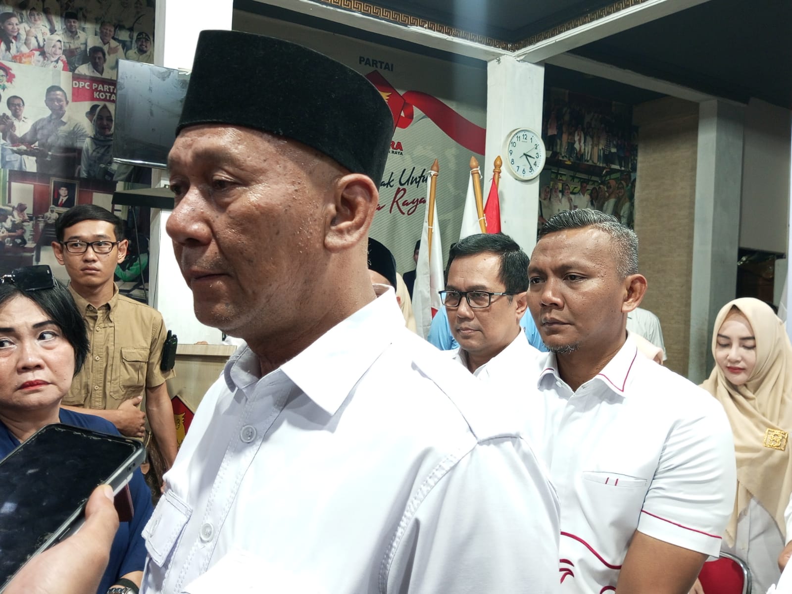 Ketua DPC partai Gerindra Kota Bogor Sopian bersama Calon Walikota Bogor dari Partai Gerindra Jenal Mutaqin.