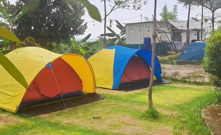 Avy Camping yang berlokasi di Jalan Raya Puncak Dua, Kecamatan Sukamakmur Bogor, Jawa Barat.