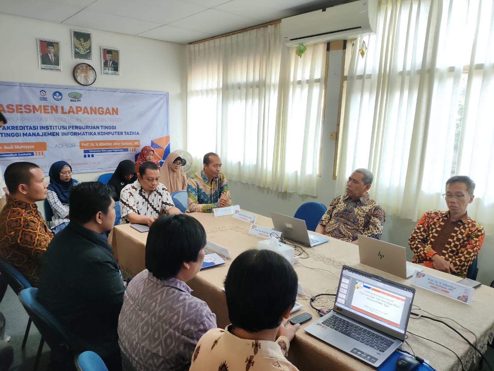 Sekolah Tinggi Manajemen Informatika Komputer (STMIK) Tazkia kedatangan dua asesor BAN PT