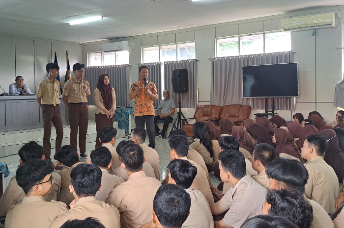 Suasana kegiatan Bimbingan Karier di SMAN 2 Kota Bogor.