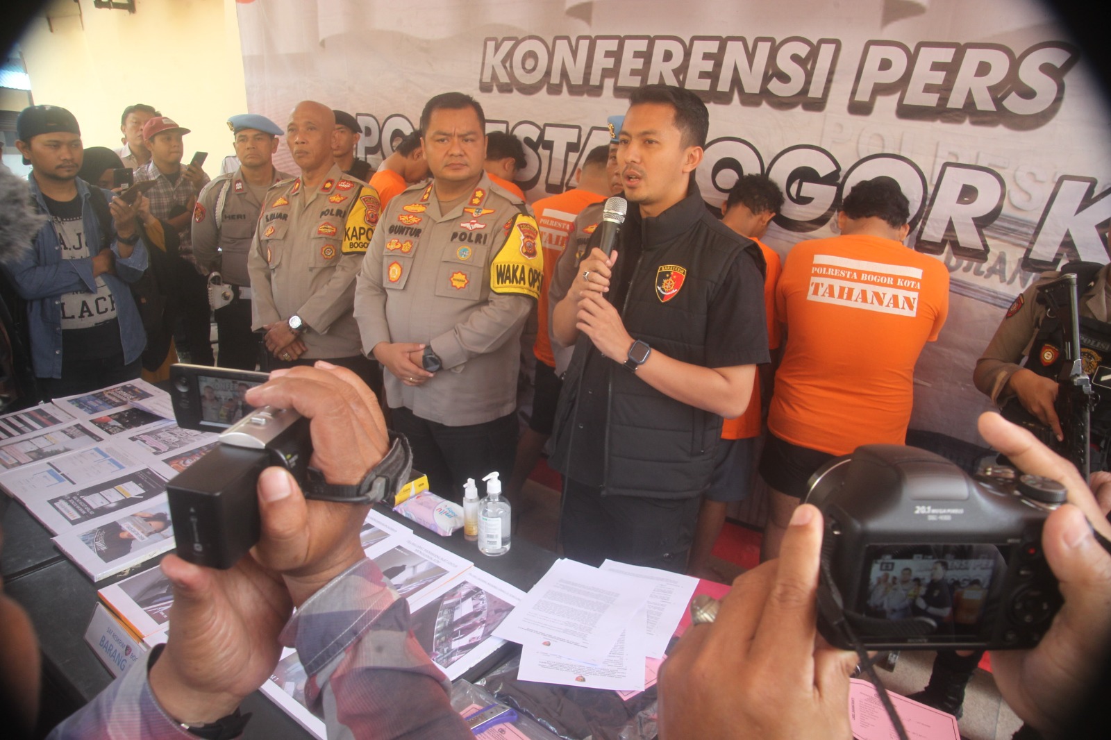 Kapolsek Bogor Timur, Kompol Syaiful Fajar ungkap kasus gangster yang lukai warga di Bantar Jati.