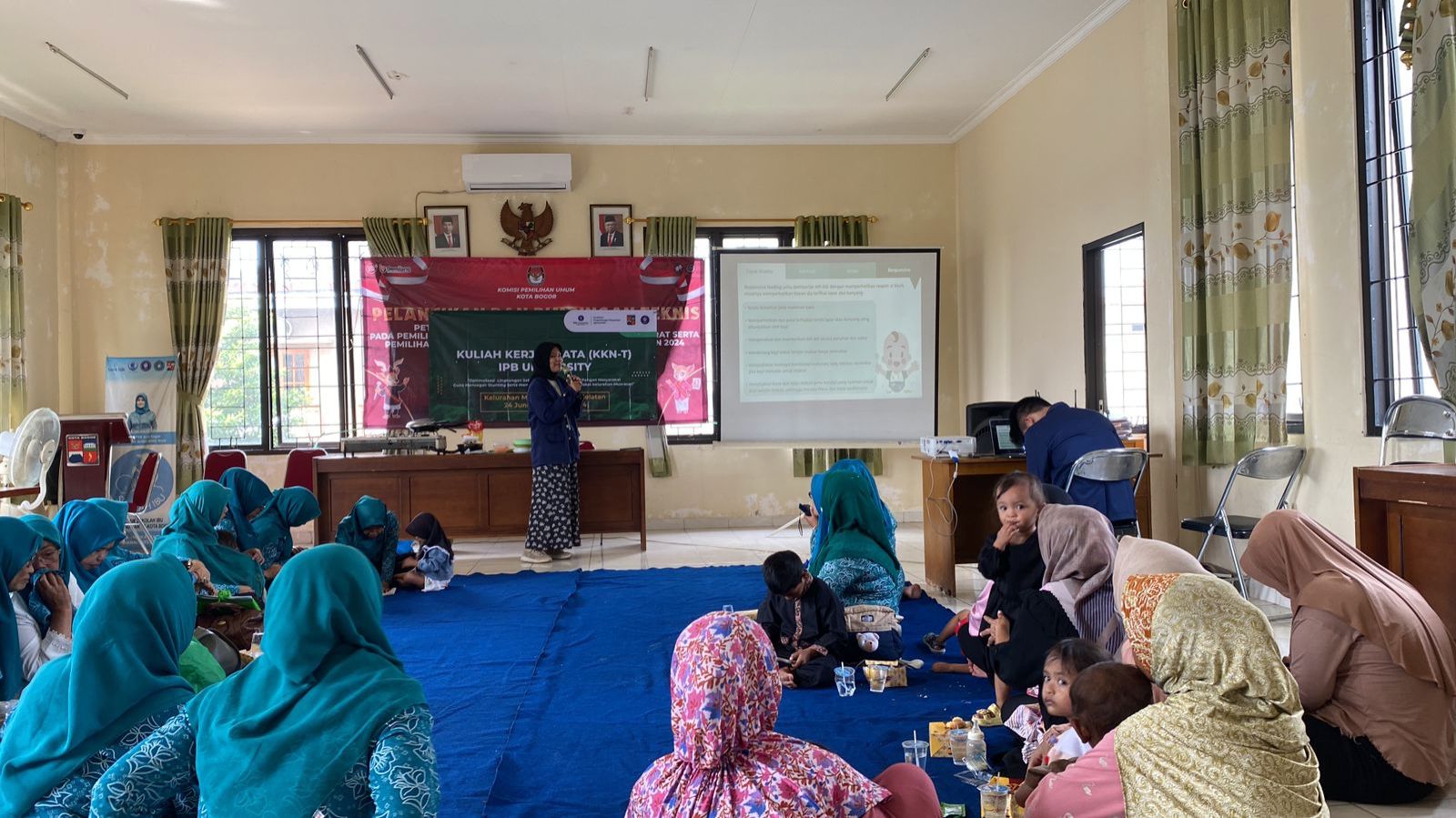 Mahasiswa KKNT IPB University Sosialisasi Stunting dan Demonstrasi Pembuatan MPASI di Kelurahan Muarasari Bogor