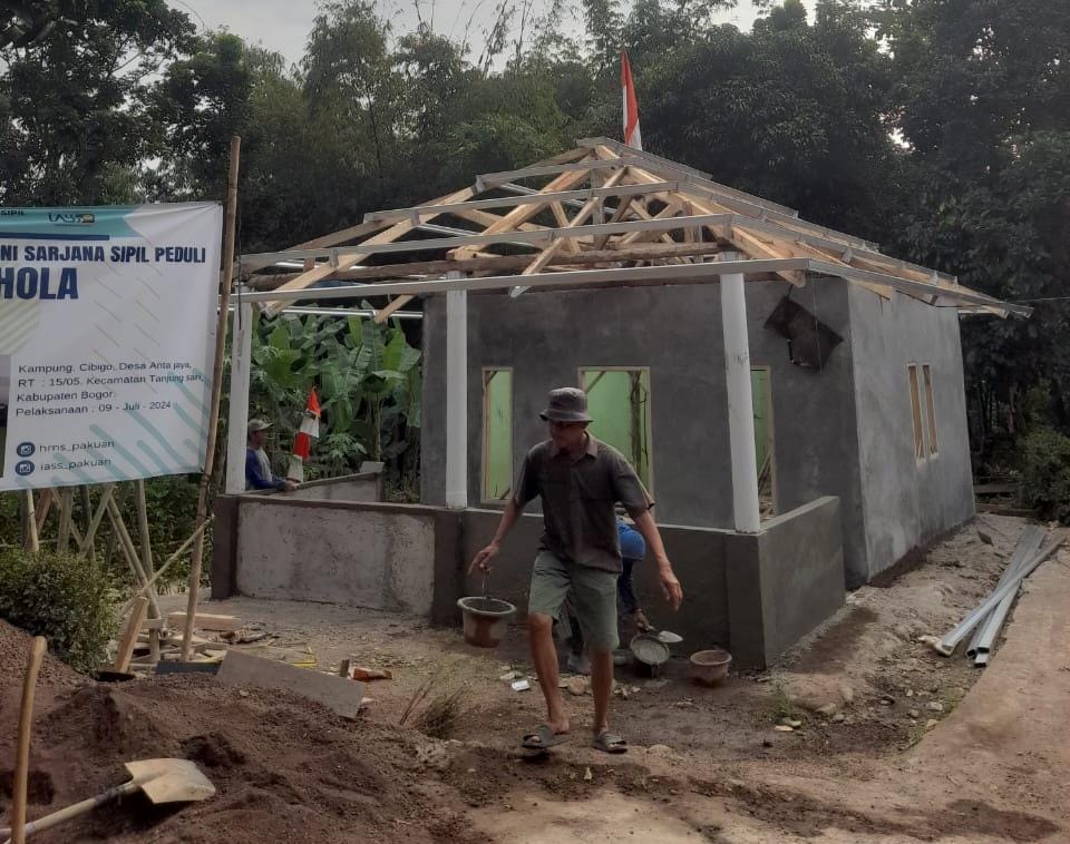 Mahasiswa dan Alumni Unpak Kompak Patungan Untuk Renovasi Musala di Bogor