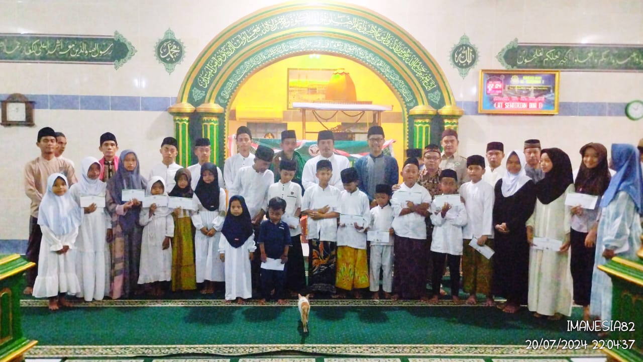 pemuda Regiskal Kampung Kalong Dagul, Desa Kalong Sawah, Kecamatan Jasinga, Kabupaten Bogor menggelar santunan anak yatim.