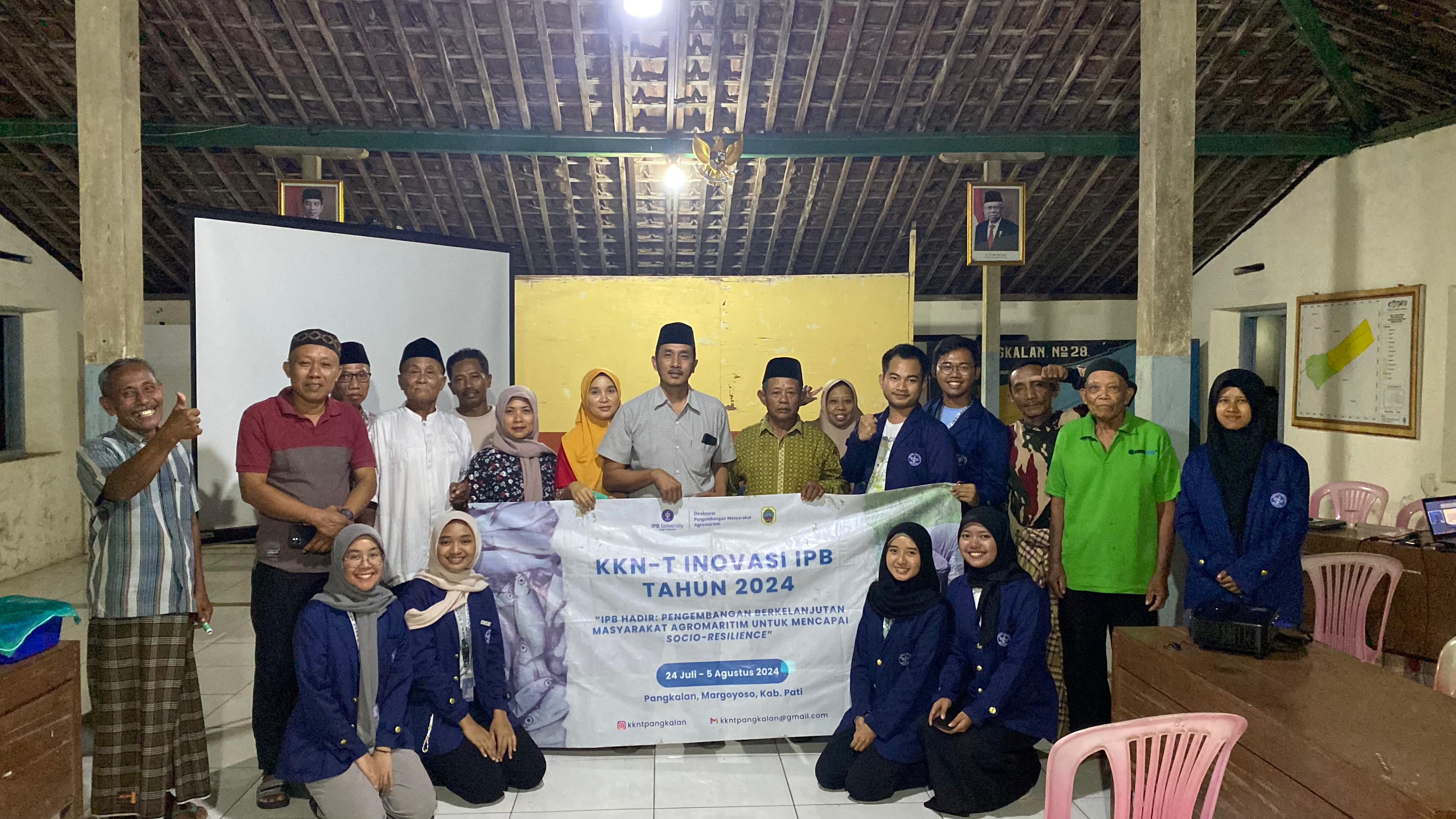 Kegiatan penyuluhan yang bertajuk &ldquo;Optimalisasi Budidaya Ikan: Pemanfaatan BSF sebagai Pakan Alternatif untuk Mengurangi Biaya Produksi&rdquo; di Desa Pangkalan Rabu (24/7/2025).