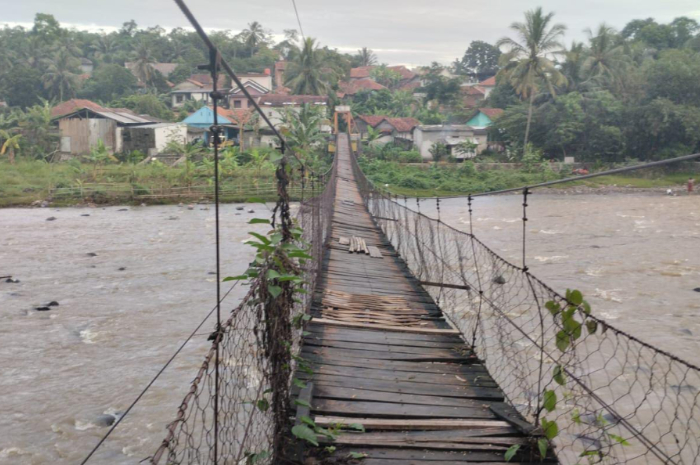Kondisi terkini jembatan penghubung dua kampung di Jasinga Kabupaten Bogor.