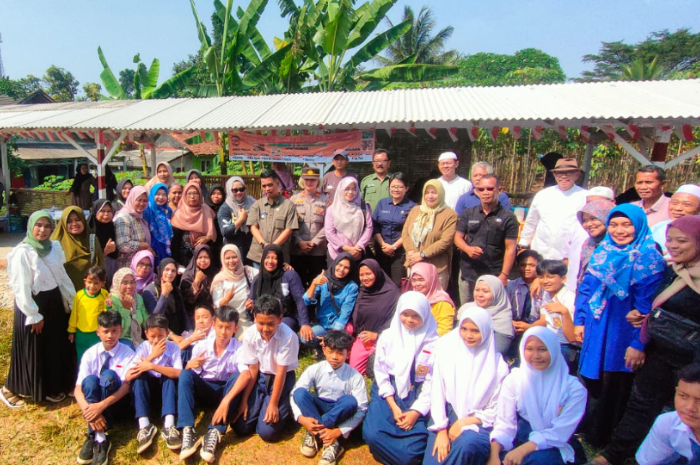 Launching kantin sehat di SMPN 2 Tajurhalang Kabupaten Bogor.