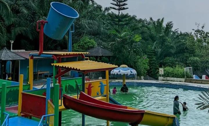 Anak Raja Resort yang berada di Kampung Simpang, Desa Pangkalan, Kecamatan Cikidang, Kabupaten Sukabumi. Jawa Barat