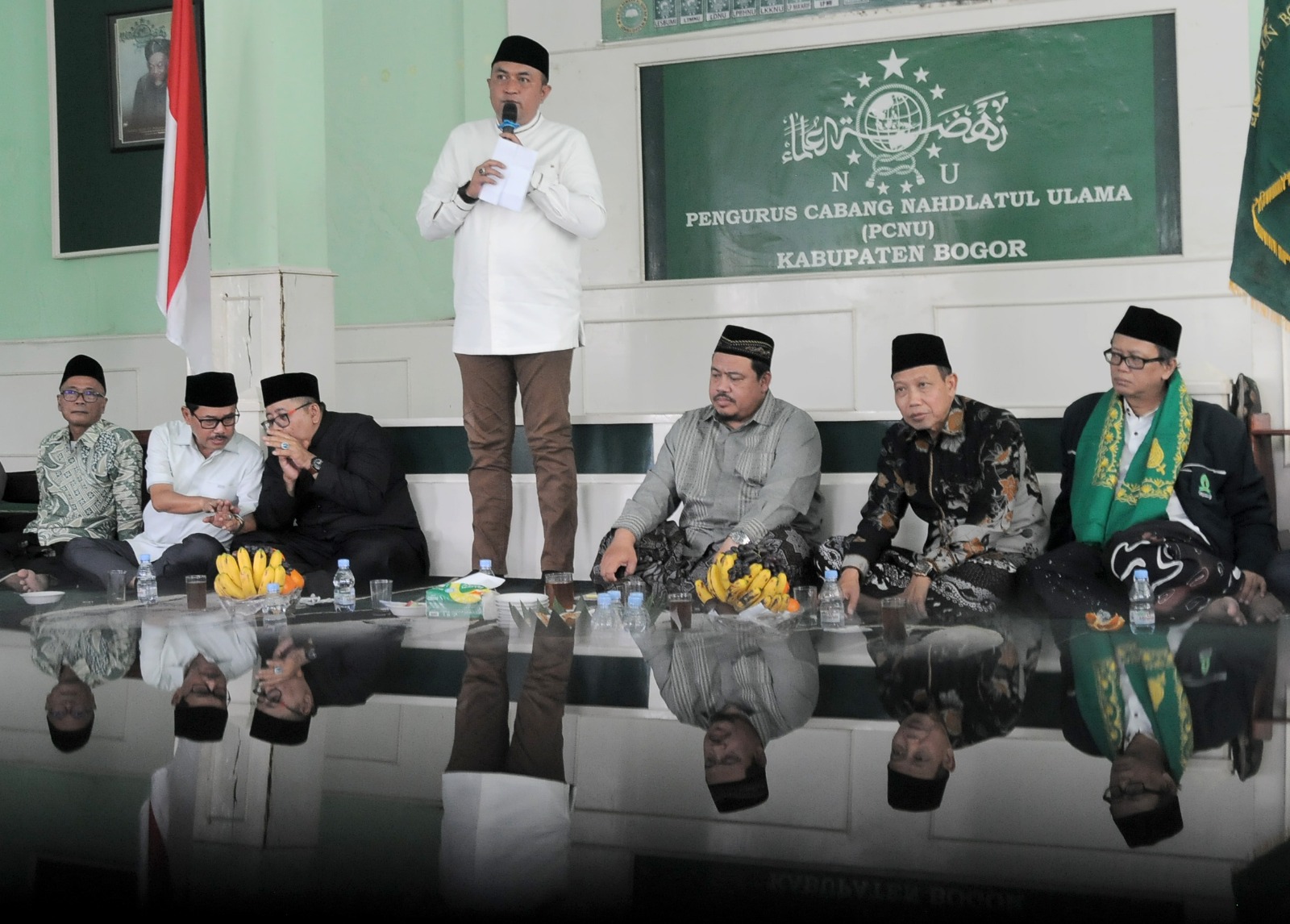 Bakal Calon Bupati Bogor, Rudy Susmanto sambangi Kantor PCNU, Kabupaten Bogor, Cibinong, Jawa Barat. Senin (8/8/2024).