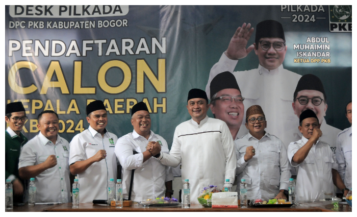 SILATURAHMI : Bakal calon bupati Bogor Rudy Susmanto bersama jajaran DPC Gerindra Kabupaten Bogor melakukan silaturhami ke DPC PKB Kabupaten Bogor, pada Jumat, (9/8). Foto Hendi Novian/radarbogor