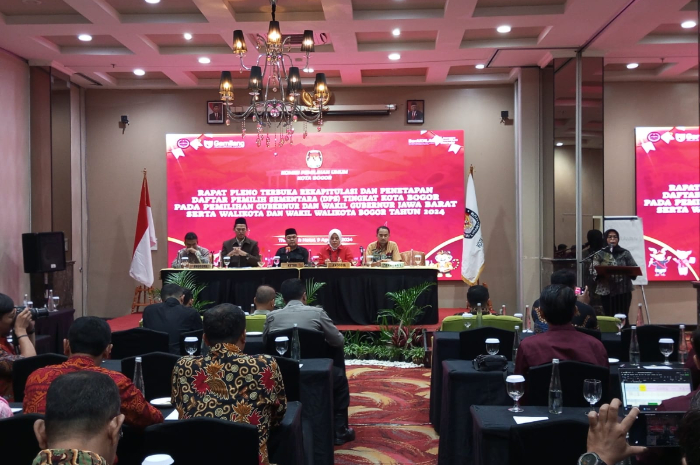 Rapat pleno rekapitulasi dan penetapan DPS Pilkada 2024 tingkat Kota Bogor.